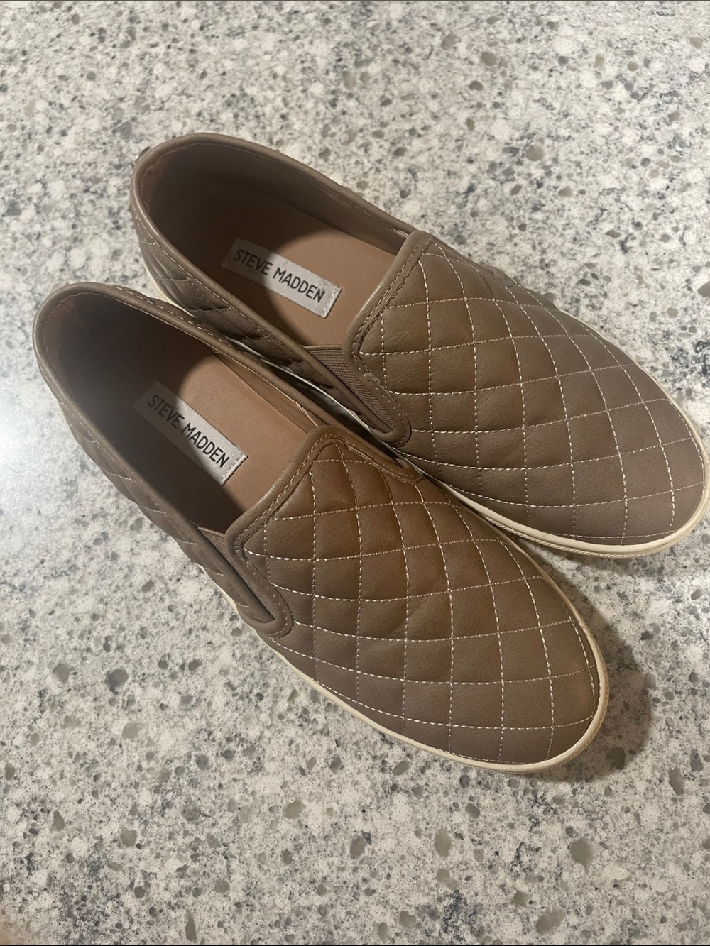 Steve Madden Quilted Slip-On loafers light Brown